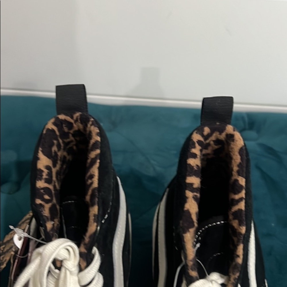 Sk8-Hi MTE -1 Shoe black with leopard lining Womens 9.